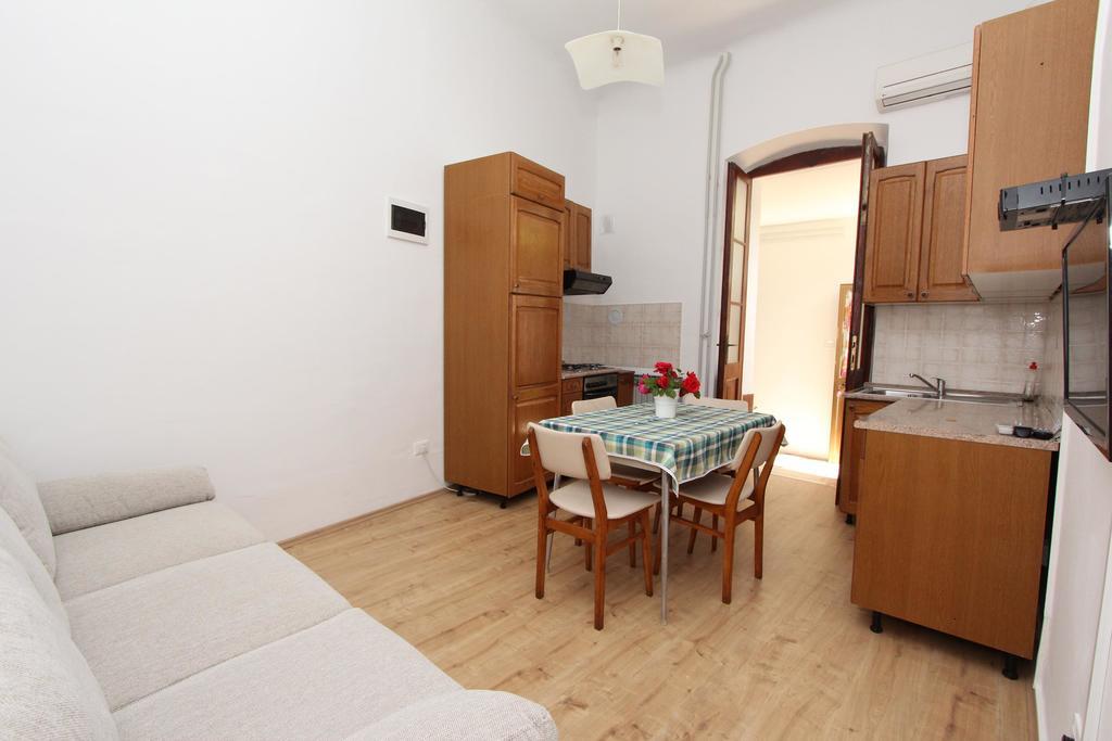 Apartment Riki Rovinj Exterior photo