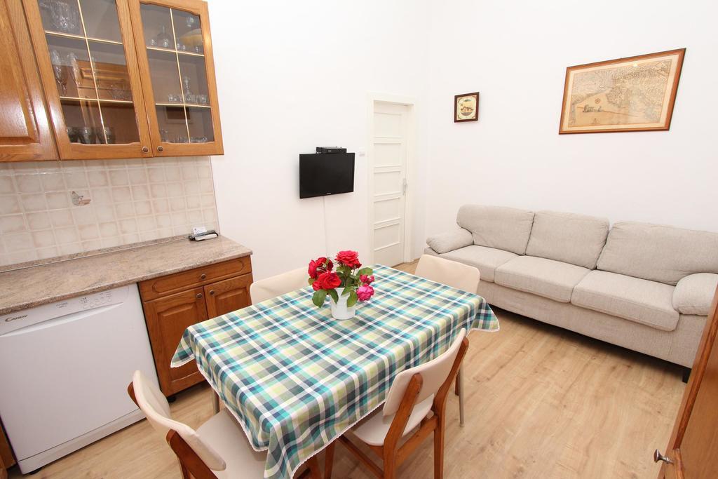 Apartment Riki Rovinj Exterior photo